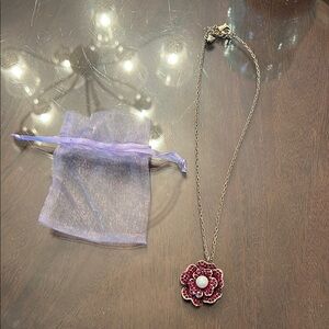 Elegant Gold and Red Floral Pendant Necklace